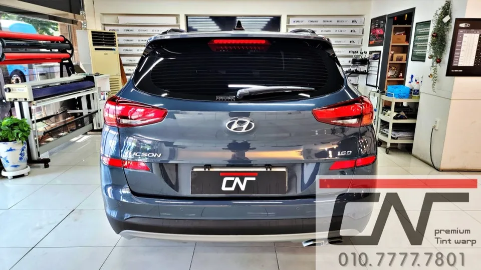 Hyundai Tucsonのカーフィルム施工事例|費用目安・仕上がり 施工写真 1-3