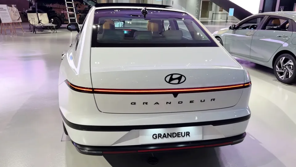 Hyundai Azeraのガラスコーティング事例|韓国での施工費用目安 施工写真 3-1