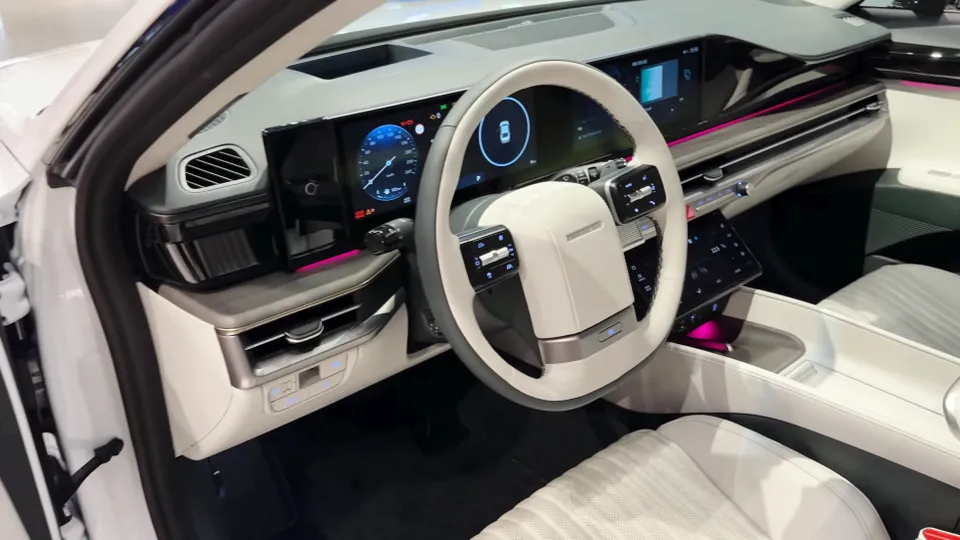 Hyundai Azeraのガラスコーティング事例|韓国での施工費用目安 施工写真 1-3