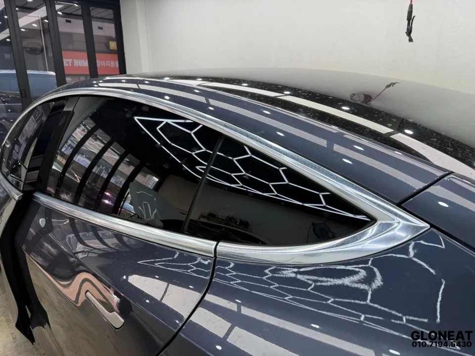Tesla Model 3のカーラッピング事例|費用目安・仕上がり 施工写真 1-1