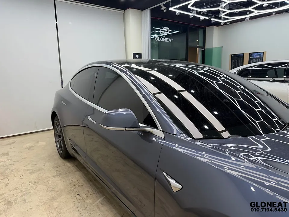 Tesla Model 3のカーラッピング事例|費用目安・仕上がり 施工写真 3-2