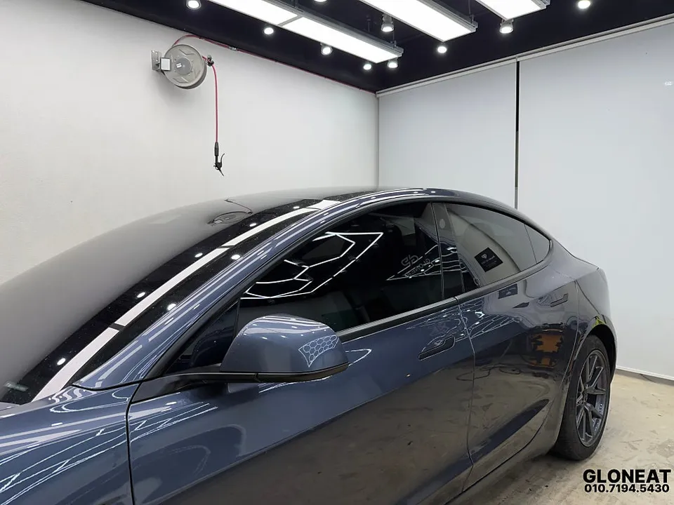 Tesla Model 3のカーラッピング事例|費用目安・仕上がり 施工写真 3-3