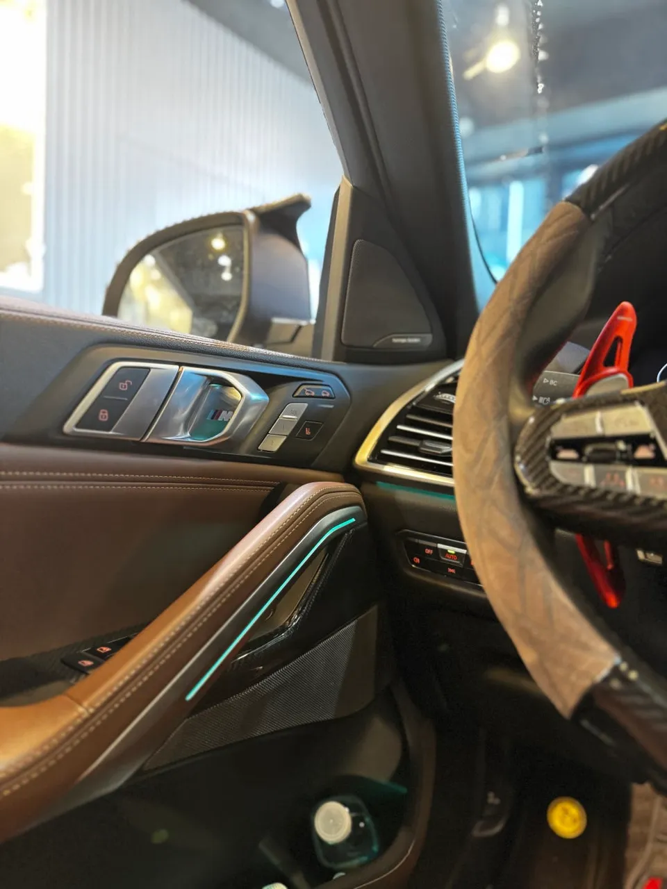 BMW X5 G05 ambient lighting - BMW X5 G05 Ambient Lighting Review — Enhanced Interior Mood photo 4