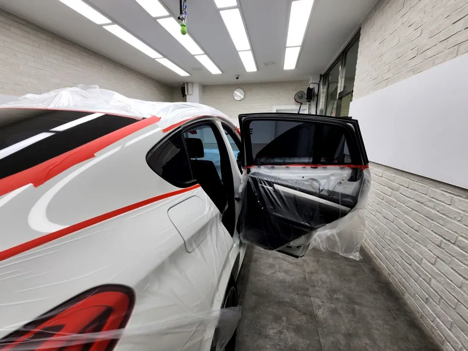 BMW X4のカーフィルム施工事例｜費用目安・仕上がり 施工写真 1-3