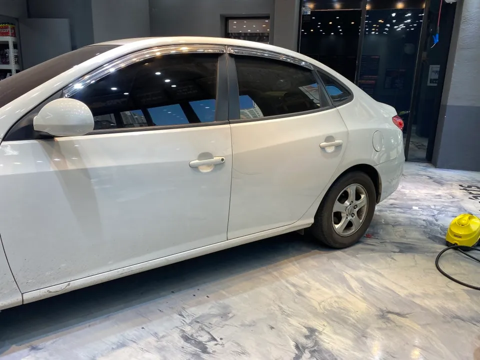 Hyundai Elantraのカーフィルム施工事例｜費用目安・仕上がり 施工写真 1-2