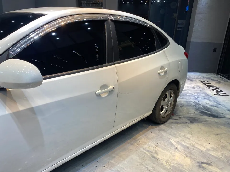 Hyundai Elantraのカーフィルム施工事例｜費用目安・仕上がり 施工写真 2-2