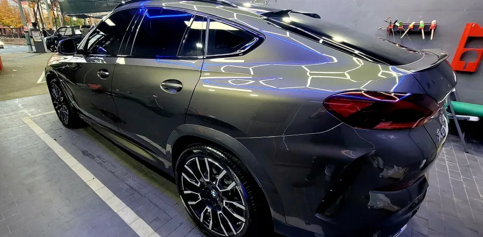 BMW X6のガラスコーティング事例 施工写真 2
