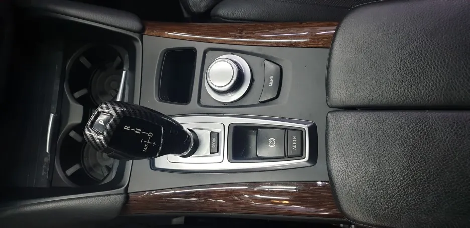 BMW X6 vinyl wrap - BMW X6 Carbon Vinyl Wrap Review — Premium Interior Transformation photo 4