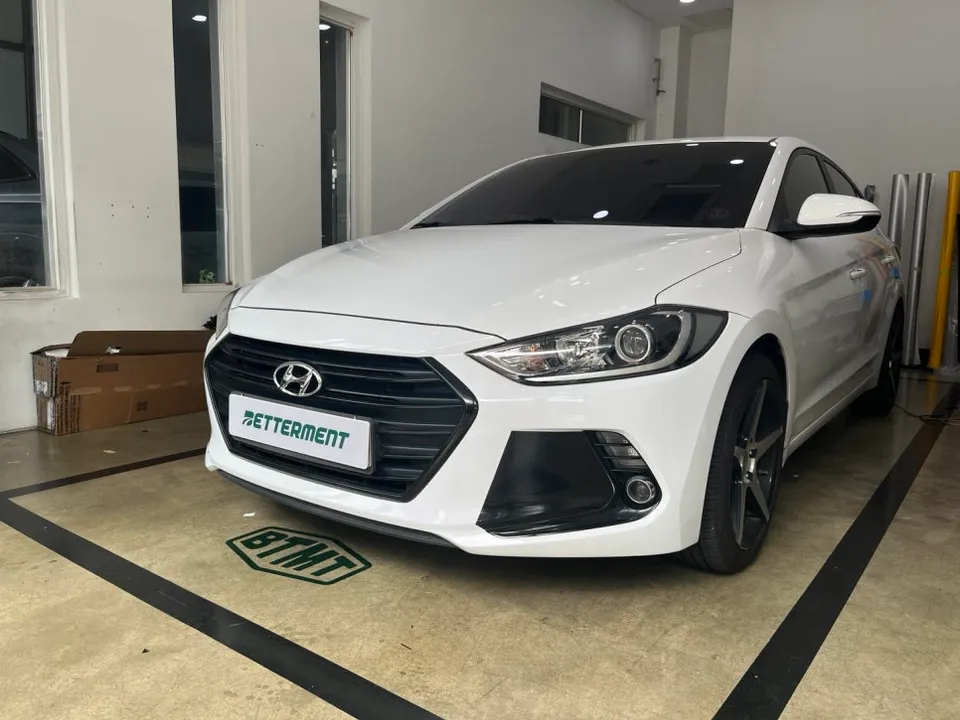 Hyundai Elantra ADのカーラッピング事例｜費用目安・仕上がり 施工写真 1-3