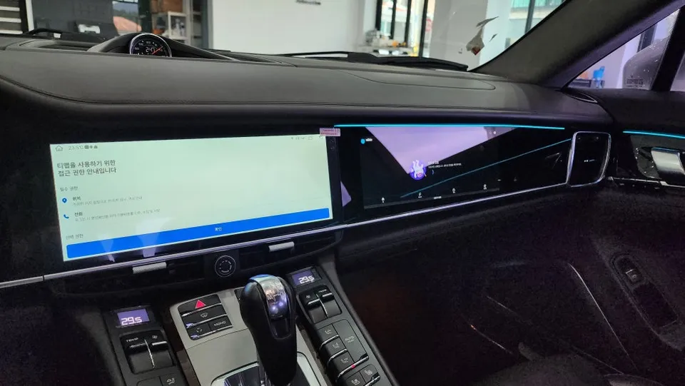 Porsche Panamera 970のAndroid Auto・CarPlay取付事例 施工写真 2-2