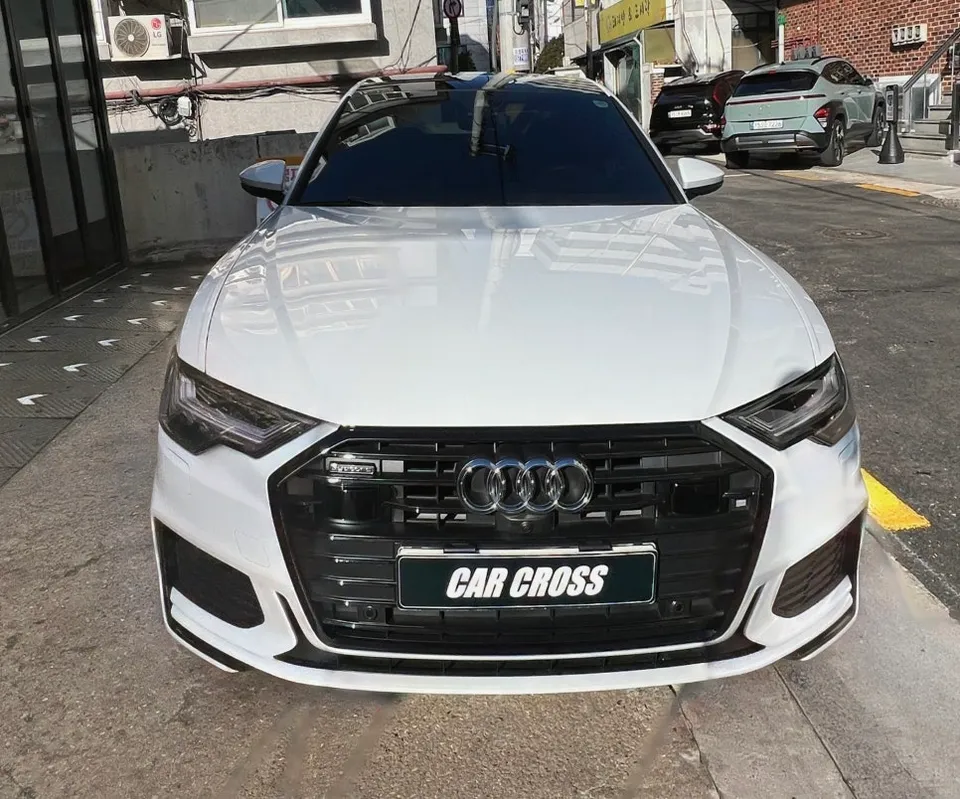 Audi A6のカーラッピング事例｜クローム除去とルーフスキン 施工写真 1-3