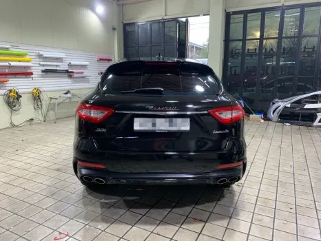 Maserati Levante vinyl wrap - Maserati Levante Vinyl Wrap Review: Black Gloss Cost & Results photo 4