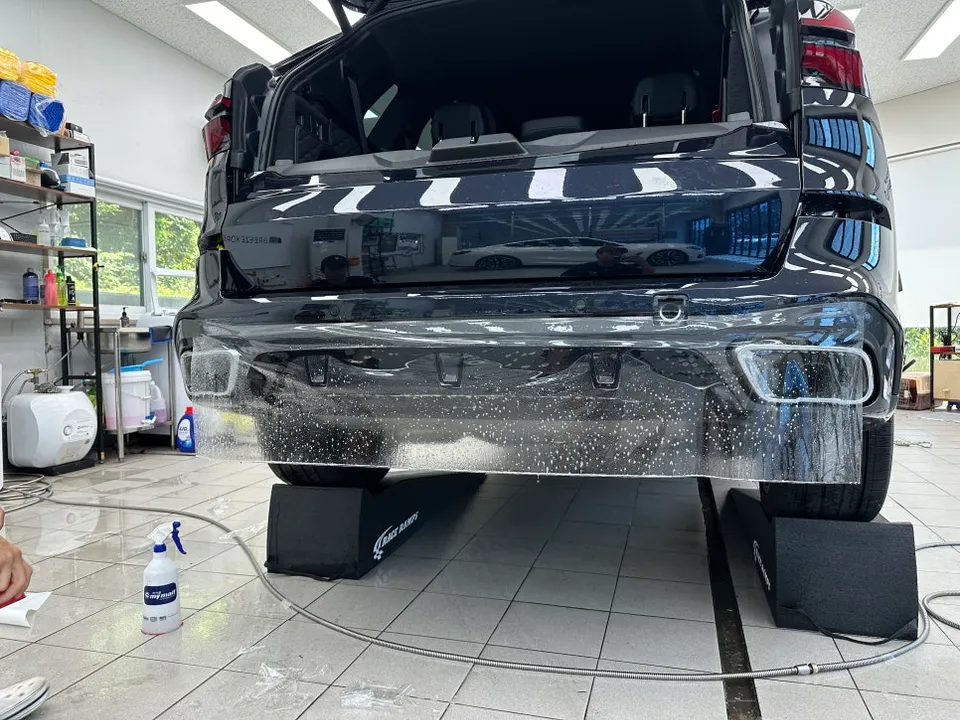 BMW X5のPPF施工事例|費用目安と仕上がり 施工写真 2-3