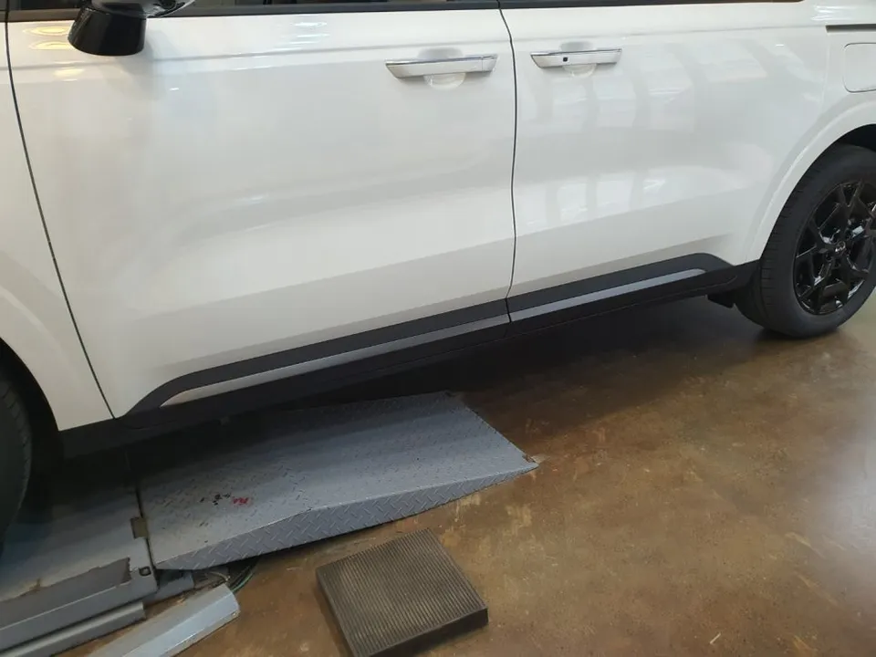 Kia Carnival KA4 Body Kit Installation Review photo 2