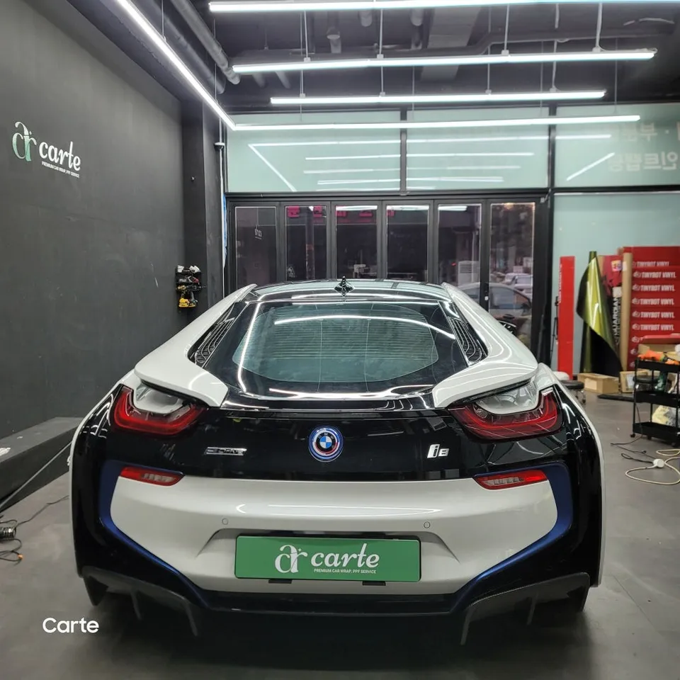 BMW i8のカーラッピング事例｜費用目安・仕上がり 施工写真 1-1