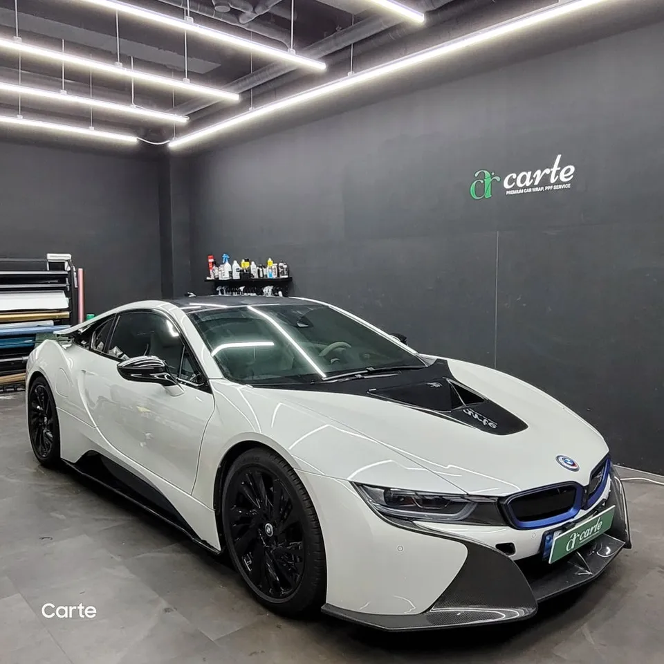 BMW i8のカーラッピング事例｜費用目安・仕上がり 施工写真 2-1