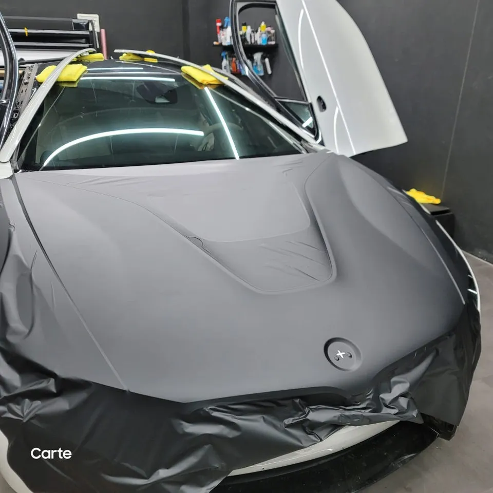 BMW i8のカーラッピング事例｜費用目安・仕上がり 施工写真 2-2