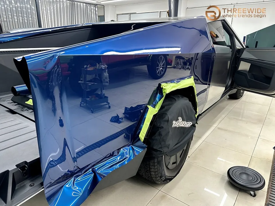 Tesla Cybertruckのカーラッピング事例|ミッドナイトブルー 施工写真 1-3
