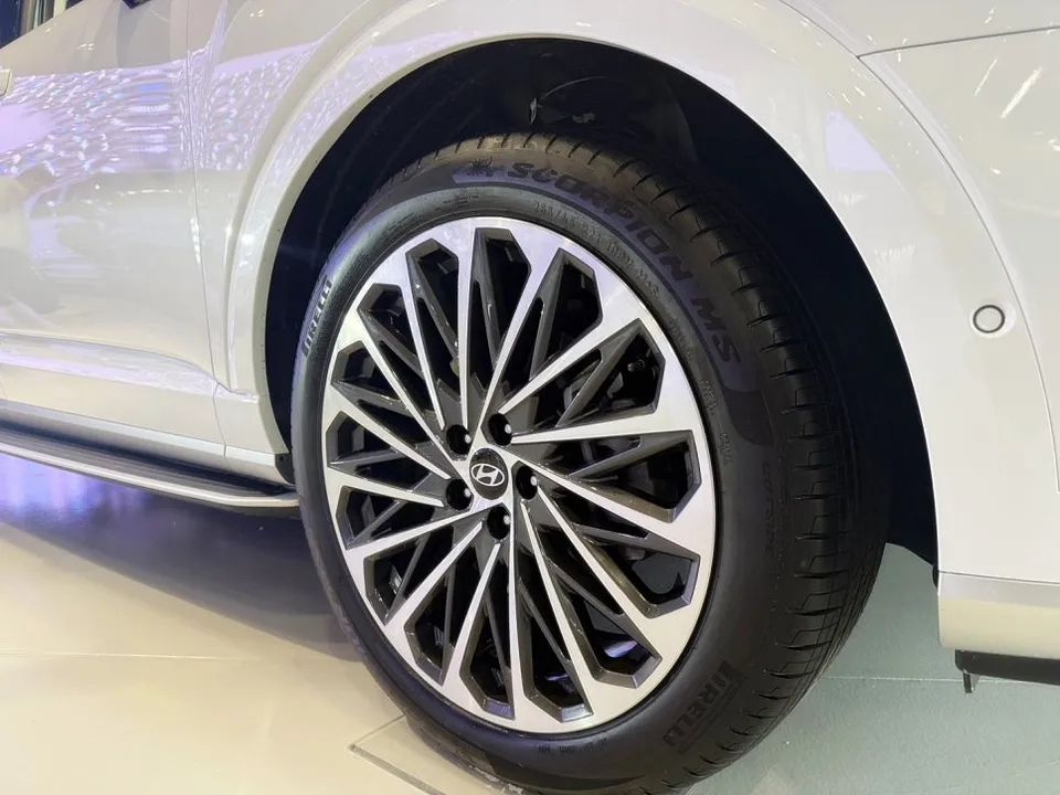 Hyundai Palisade LX3のカーラッピング事例|費用目安・仕上がり 施工写真 3-2