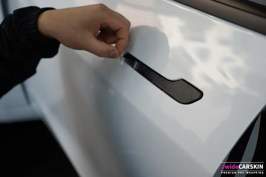 Tesla Model 3 PPF施工事例｜費用目安と仕上がり 施工写真 1-3