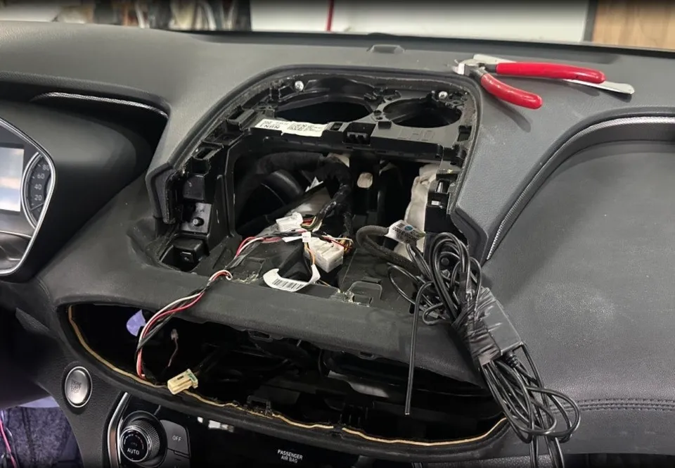 HyundaiのAndroid Auto・CarPlay取付事例 施工写真 2-1