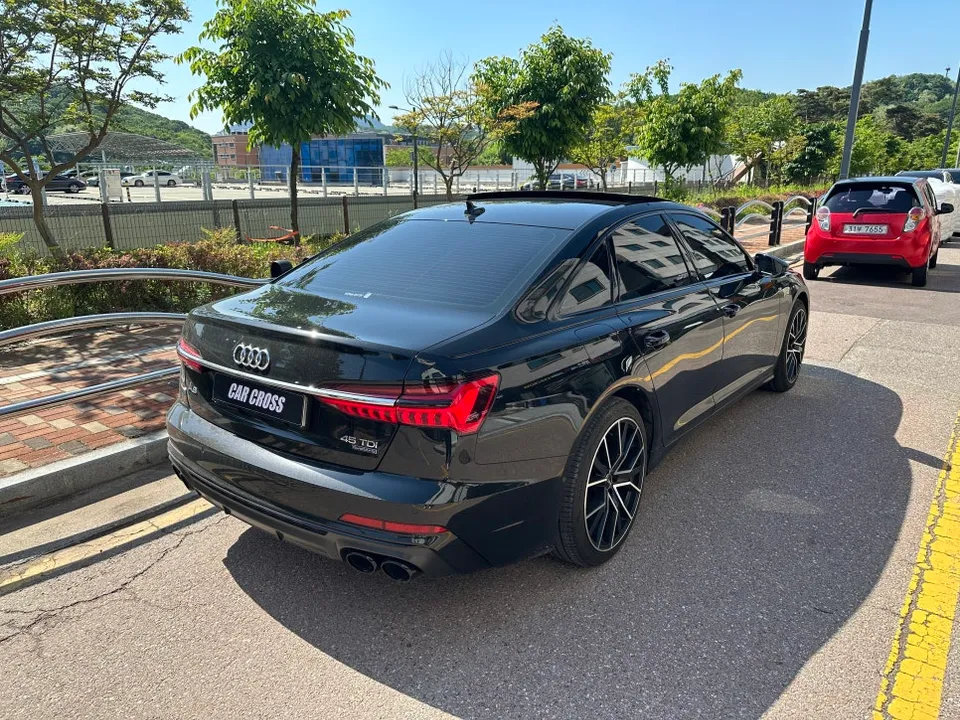 Audi A6のカーラッピング事例｜クロームパーツのブラックアウト 施工写真 2-1