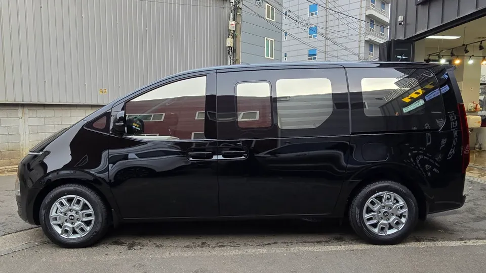 Hyundai Stariaのカーフィルム施工事例｜費用目安・仕上がり 施工写真 2-2