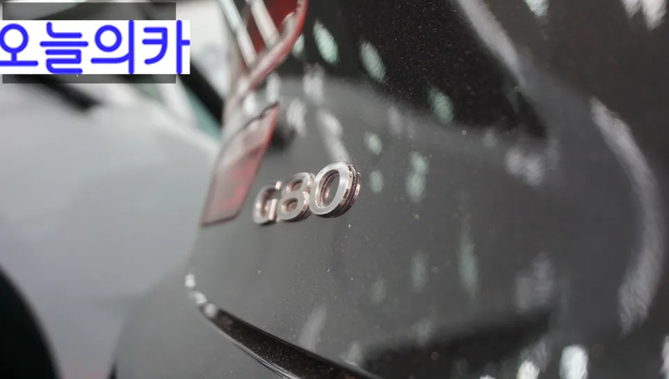 Genesis G80 Ambient Lighting Review — Enhanced Interior Customiza photo 2