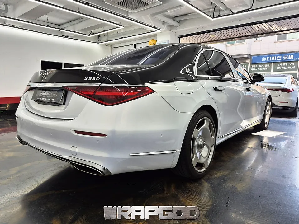Mercedes-Benz S-Class Maybachのカーラッピング事例|費用目安・仕上がり 施工写真 2-2