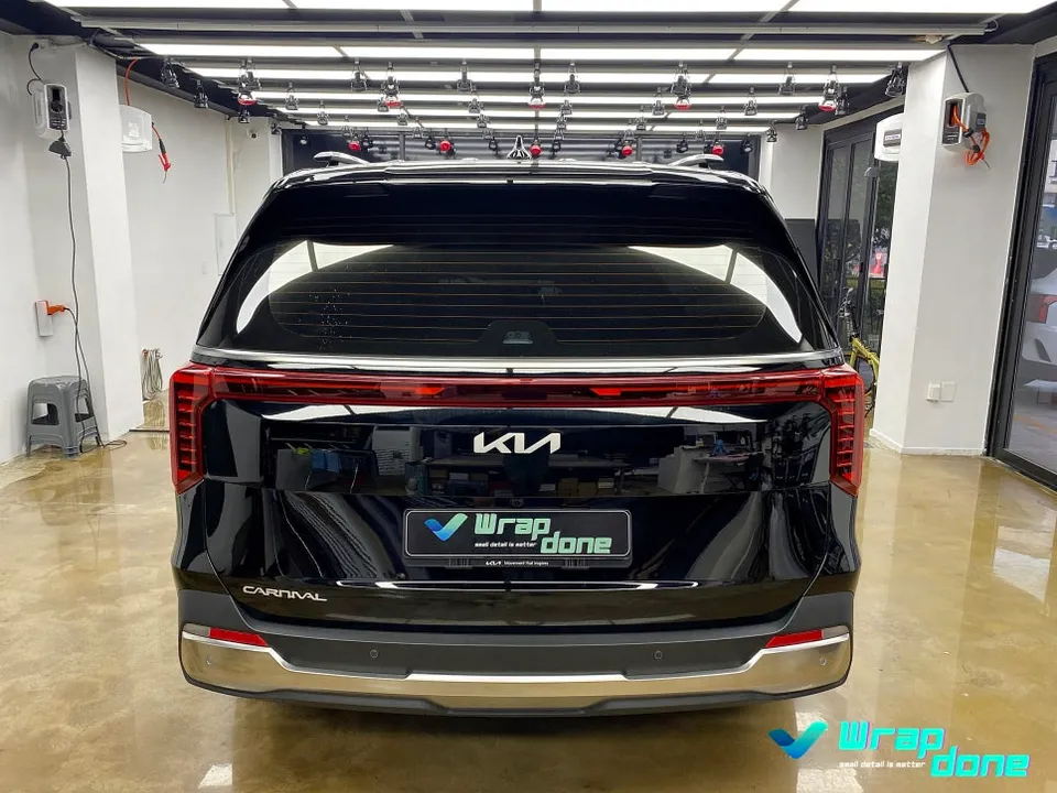 Kia Carnival KA4のCピラーラッピング事例|費用目安・仕上がり 施工写真 2-2