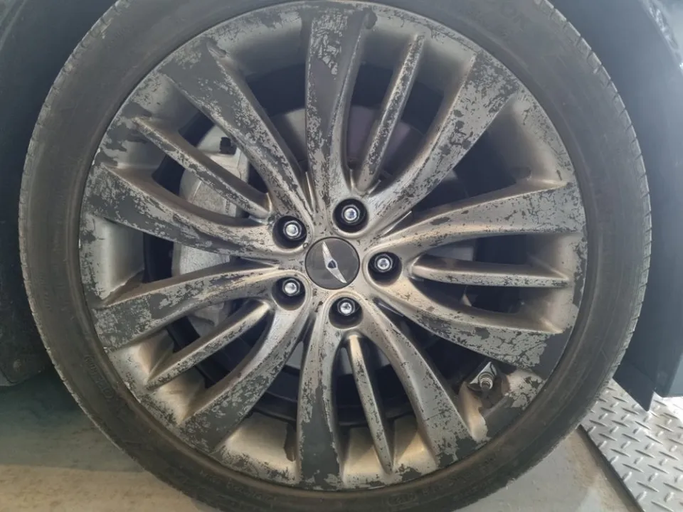 Genesis G80 Wheel Repair & Refinishing Review — Professional Restoration photo 2
