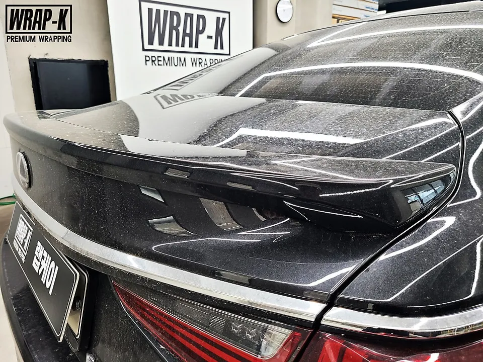 Lexus ES 300hのカーラッピング事例｜費用目安・仕上がり 施工写真 1-3