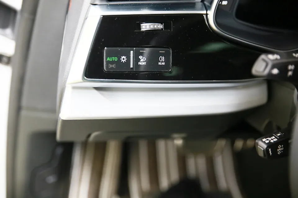 Audi A6のカーラッピング事例 施工写真 6