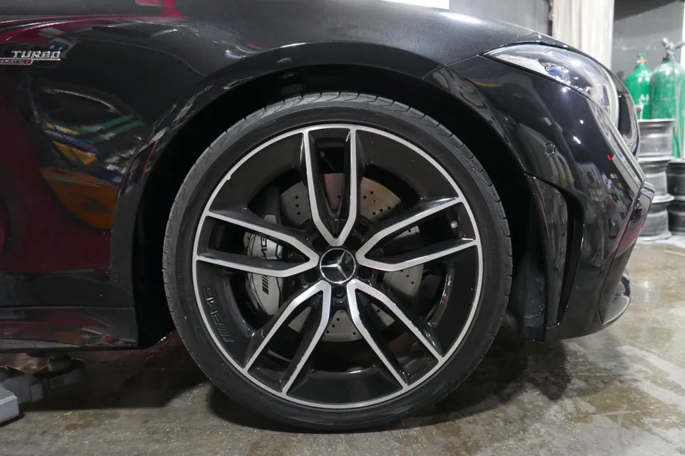 Mercedes-Benz SLS 53 caliper painting - Mercedes-Benz SLS 53 Caliper Paint Review — Bronze Finish photo 2