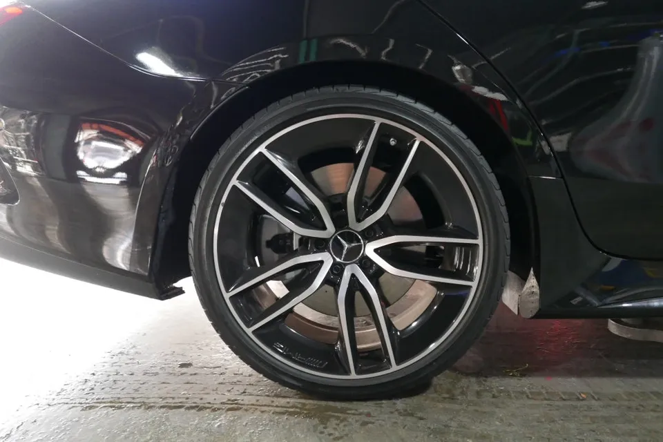 Mercedes-Benz SLS 53 caliper painting - Mercedes-Benz SLS 53 Caliper Paint Review — Bronze Finish photo 3