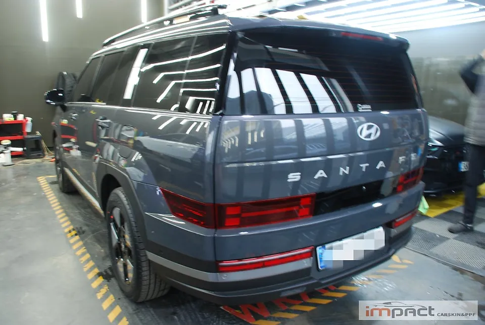 Hyundai Santa Fe MX5 vinyl wrap - Hyundai Santa Fe MX5 C-Pillar Wrap Review — Enhanced Aesthetics photo 3