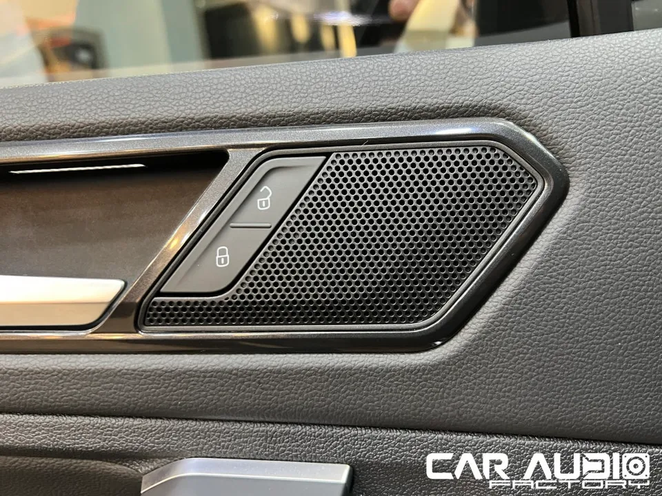 Volkswagen Tiguanのカーオーディオ施工事例 施工写真 4-1