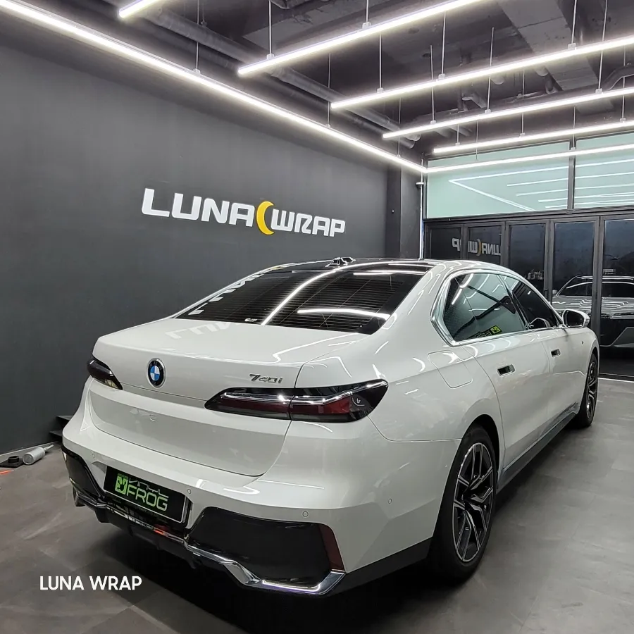 BMW 7 Seriesのカーラッピング事例|費用目安・仕上がり 施工写真 3-1