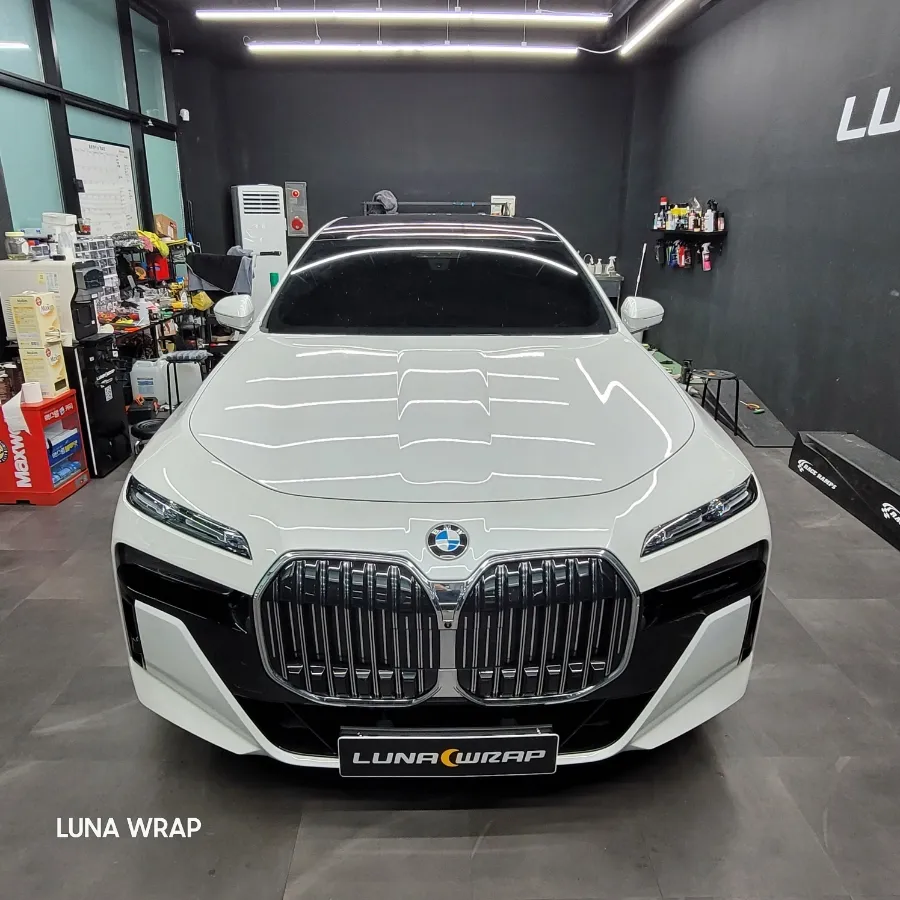 BMW 7 Seriesのカーラッピング事例|費用目安・仕上がり 施工写真 4-2