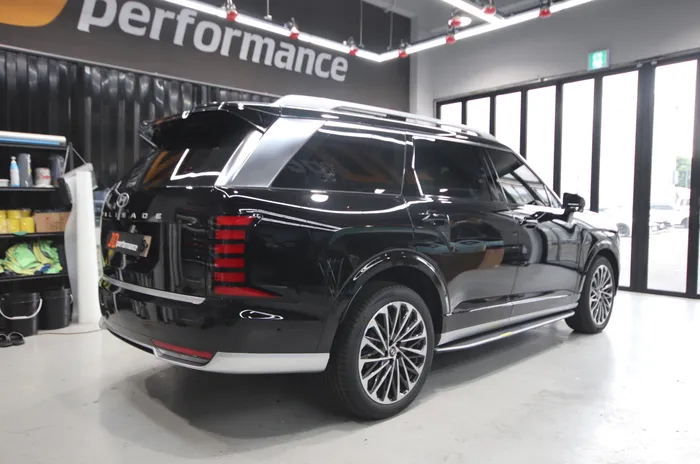 Hyundai Palisade LX3のカーラッピング事例|費用目安・仕上がり 施工写真 3-1