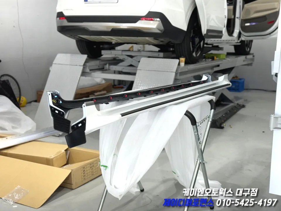 Kia Carnival KA4 Body Kit Installation Review photo 13