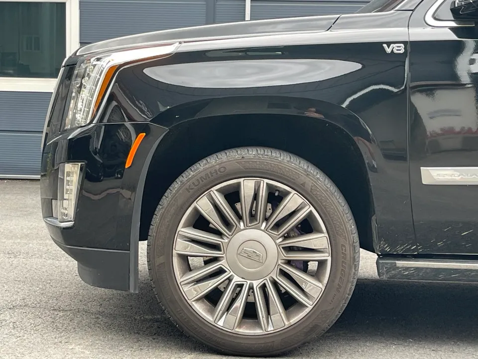 Cadillac Escaladeのホイールリペア・塗装事例 施工写真 5
