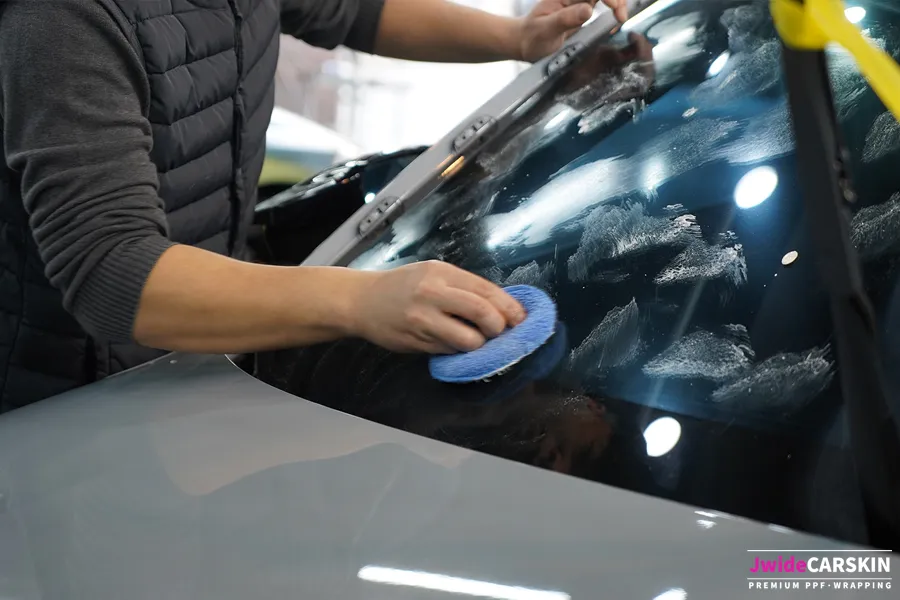 BMW M3 G80 ppf - BMW M3 PPF Review: Windshield Stone Chip Protection photo 3