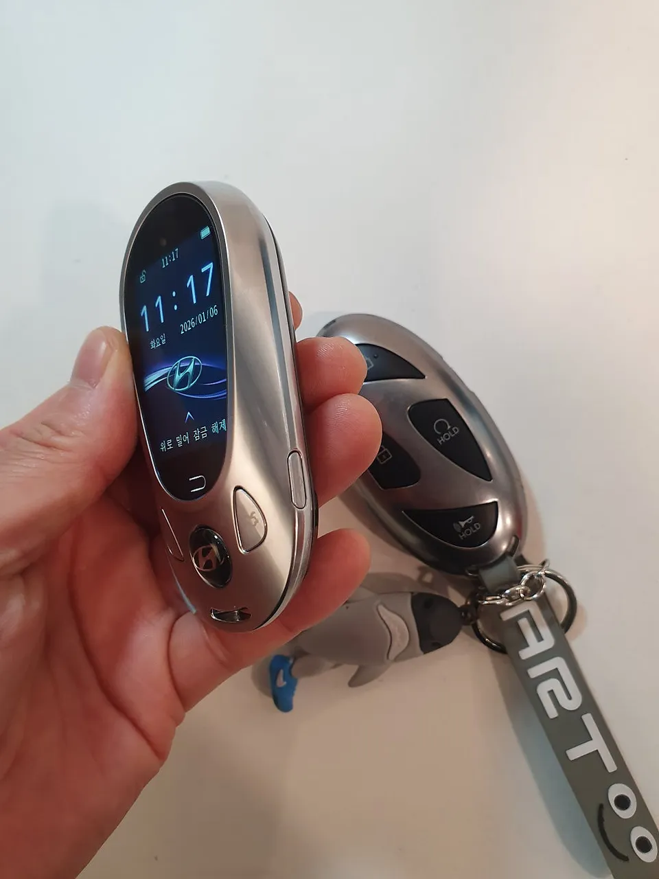 Hyundai Santa Fe oem options - Hyundai Santa Fe OEM Options Review: Display Key Upgrade photo 3