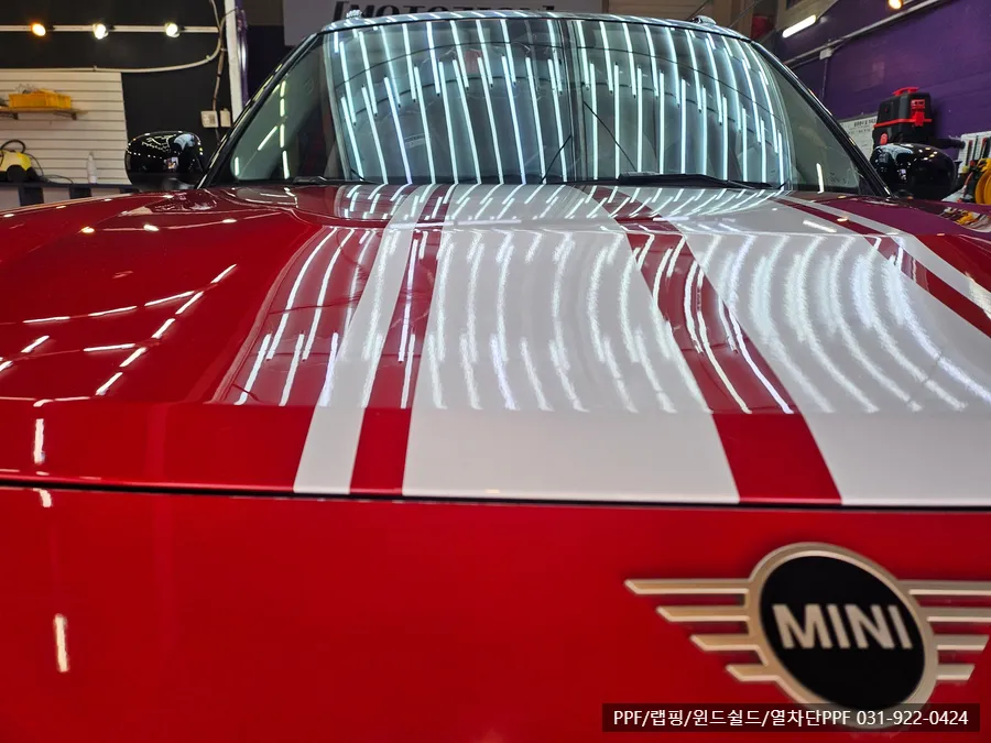 MINI Countrymanのカーラッピング事例｜3M 2080で個性を際立たせる 施工写真 2-1