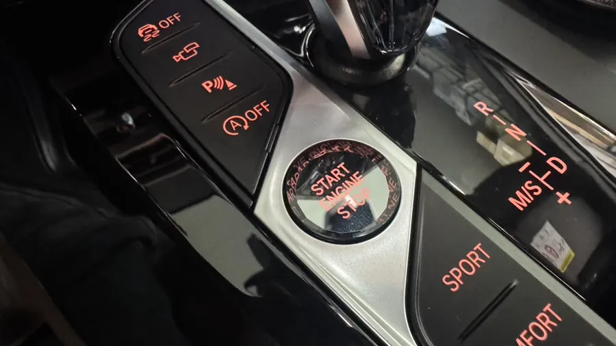 BMW X4 steering wheel - BMW X4 Steering Wheel Customization Review — Enhanced Interior photo 5