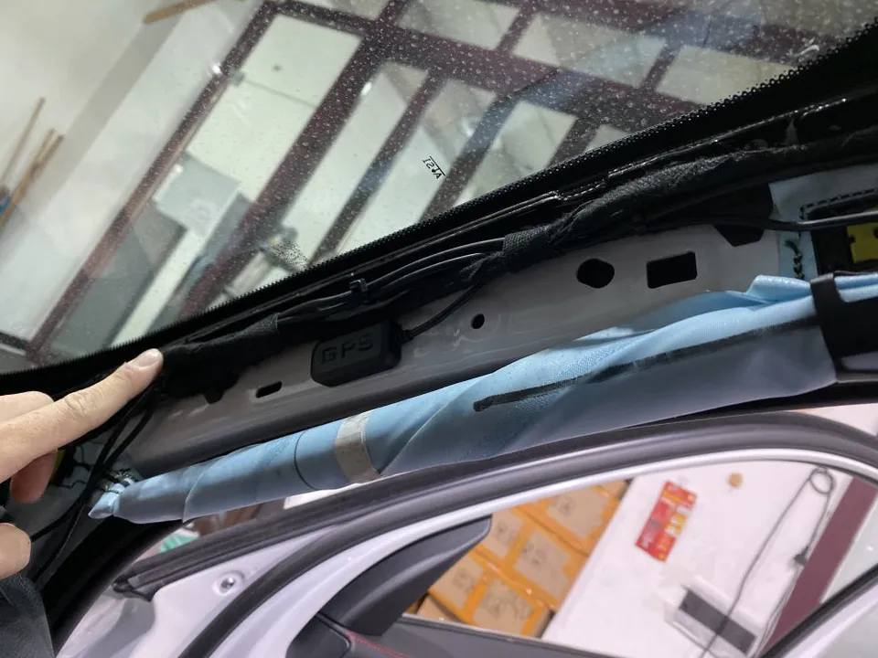 Mercedes-Benz GLB dash cam - Mercedes-Benz GLB 4-Channel Dash Cam Installation Review photo 3