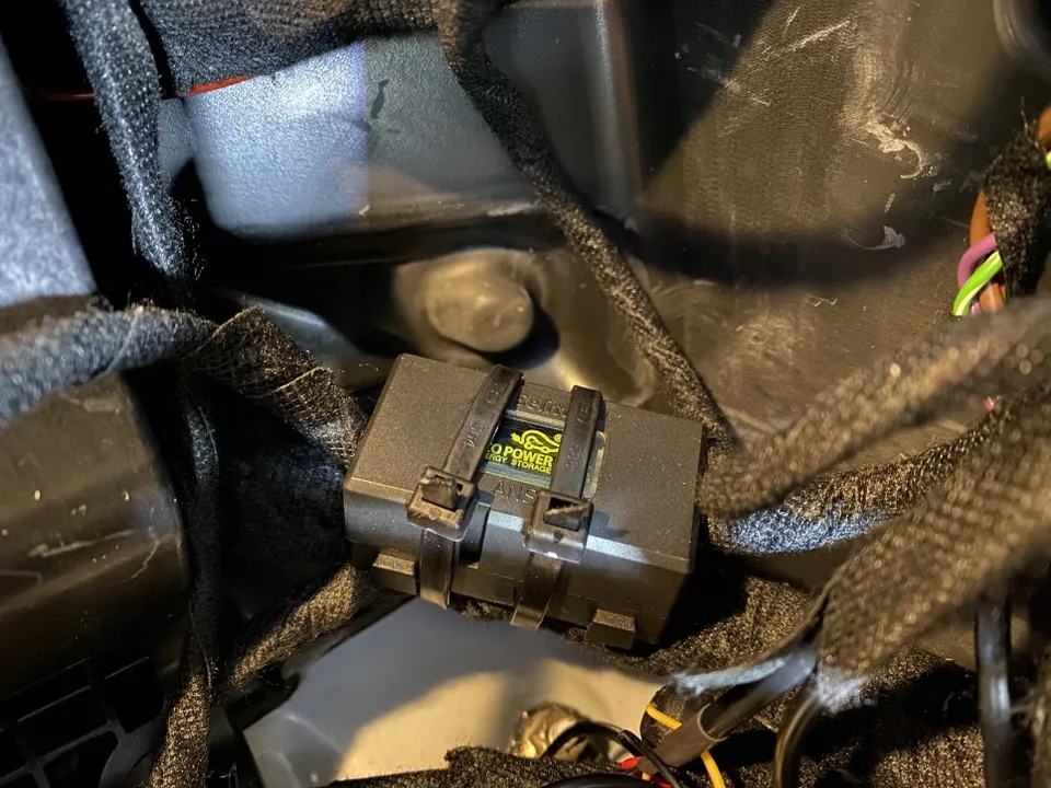 Mercedes-Benz GLB dash cam - Mercedes-Benz GLB 4-Channel Dash Cam Installation Review photo 4