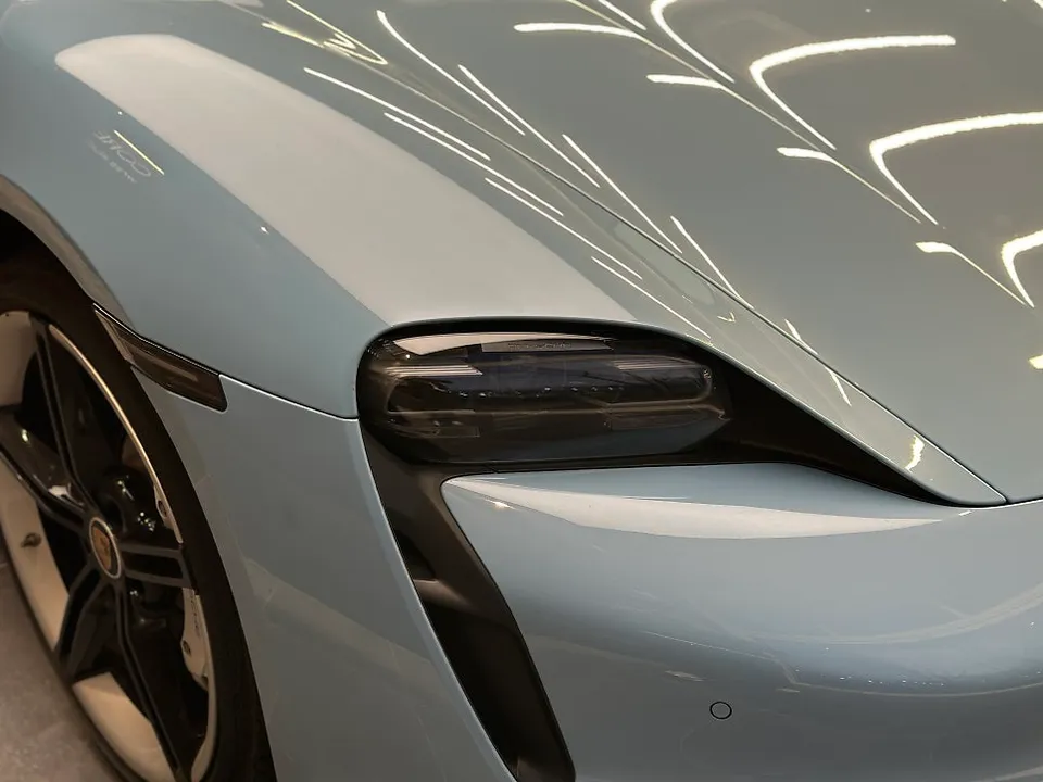 Porsche TaycanのPPF施工事例|韓国での実例 施工写真 2-1