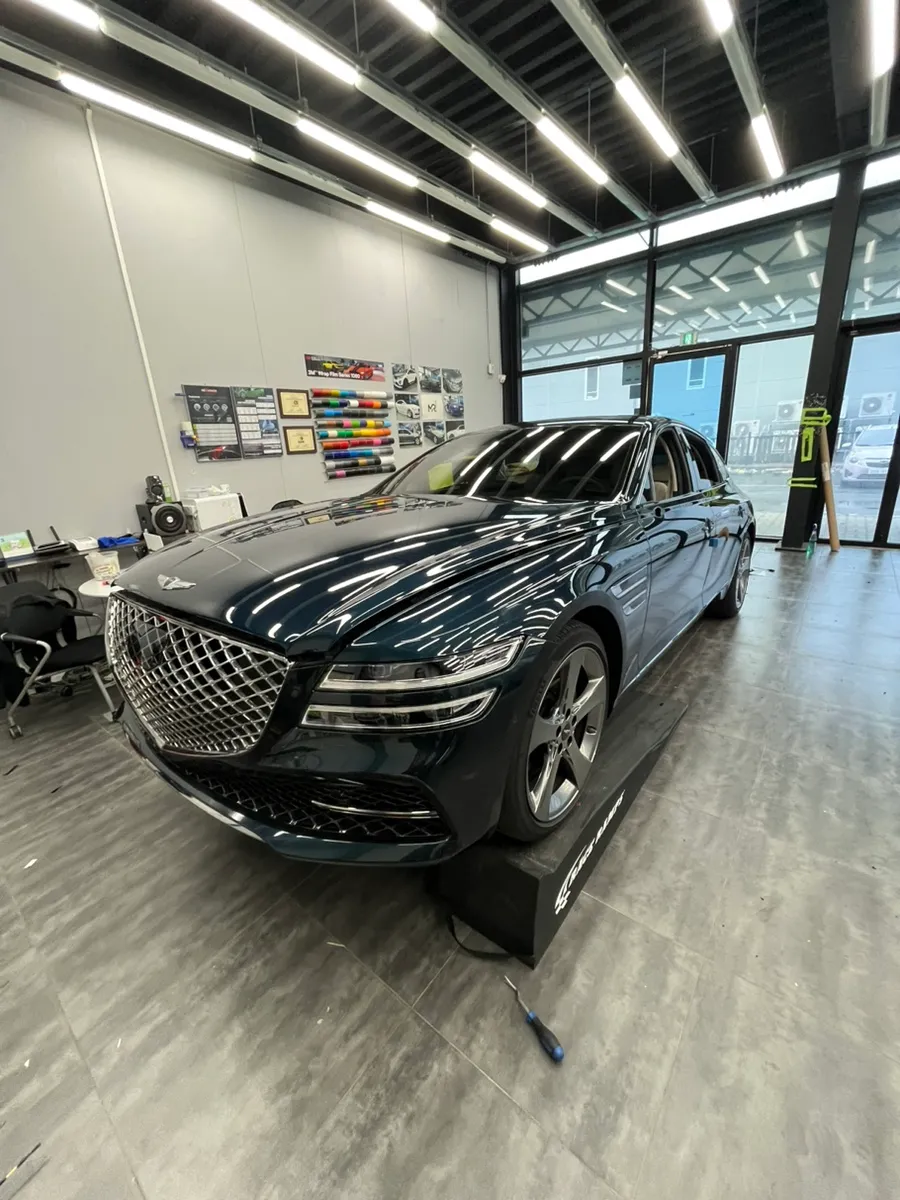Genesis G80のカーラッピング事例 施工写真 5